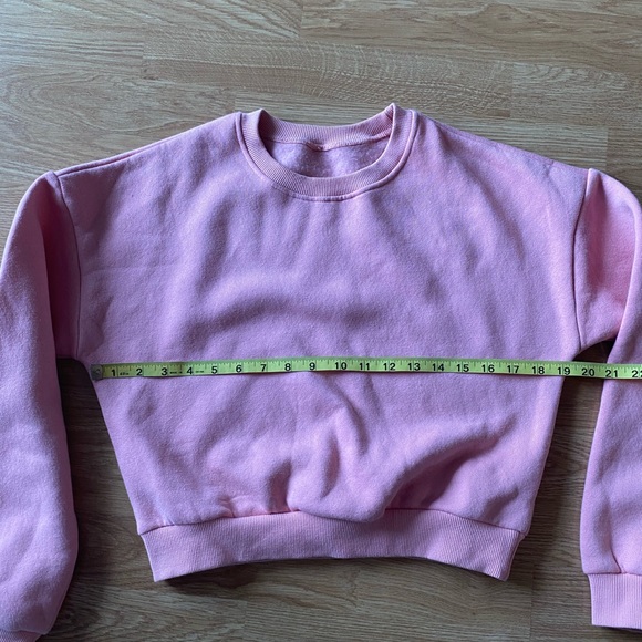 Cropped Pink Sweatshirt - Picture 2 of 3